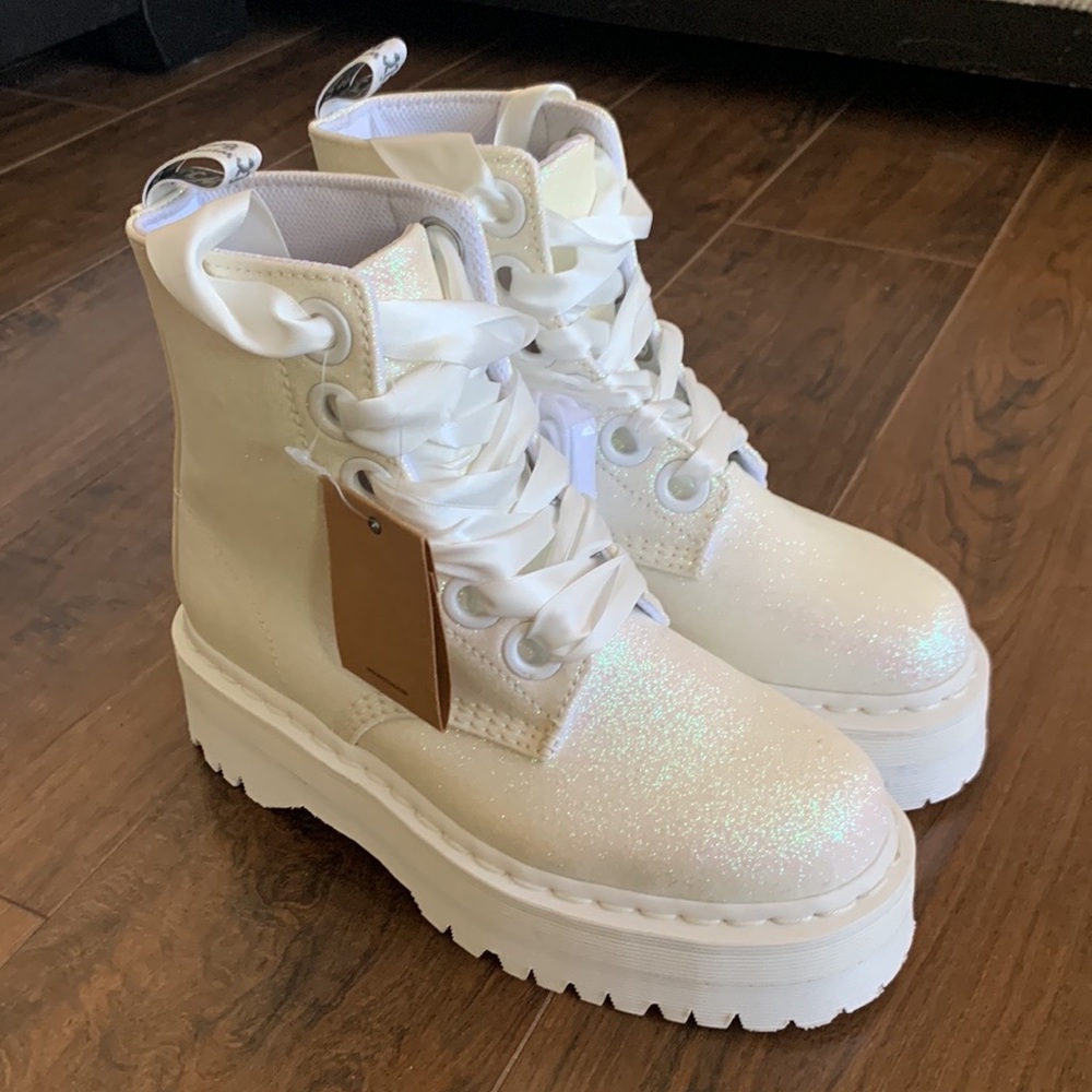 Dr Martens White Molly Boots
